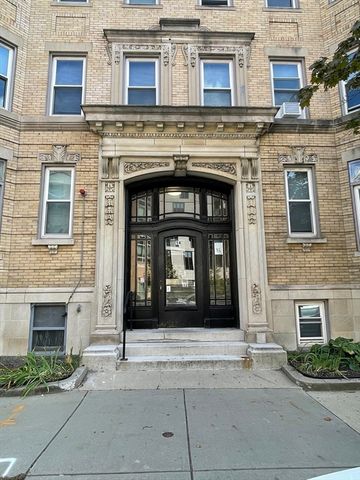 14 Palace Rd 4, Boston, MA 02115