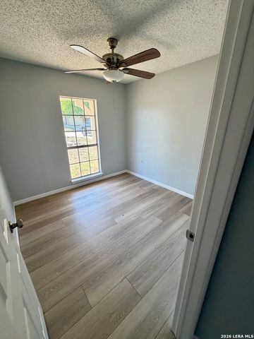 104 N Meadow, Converse, TX 78109