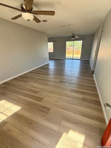 104 N Meadow, Converse, TX 78109