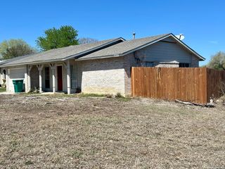 104 N Meadow, Converse, TX 78109