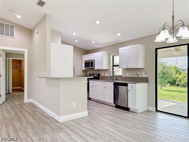 2612 15th ST SW, Lehigh Acres, FL 33976