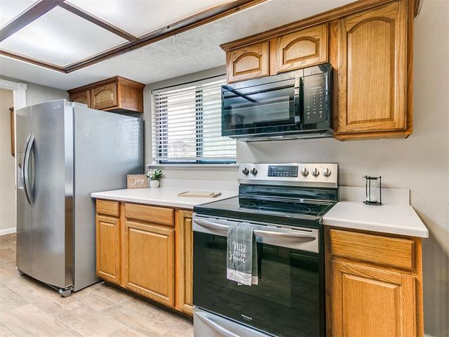 1712 Plumb Drive, Midwest City, OK 73130