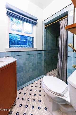 4053 Cromwell Avenue, Los Angeles, CA 90027