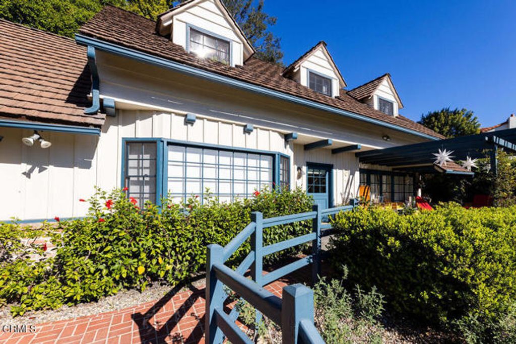 4053 Cromwell Avenue, Los Angeles, CA 90027