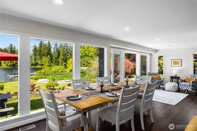 2045 E Beaver Lake Drive SE, Sammamish, WA 98075
