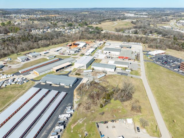 1 Tradewind Dr, Columbia, TN 38401