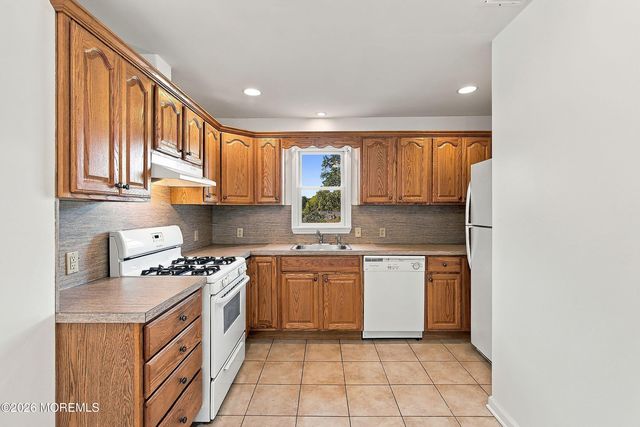 806 Fischer Boulevard, Toms River, NJ 08753