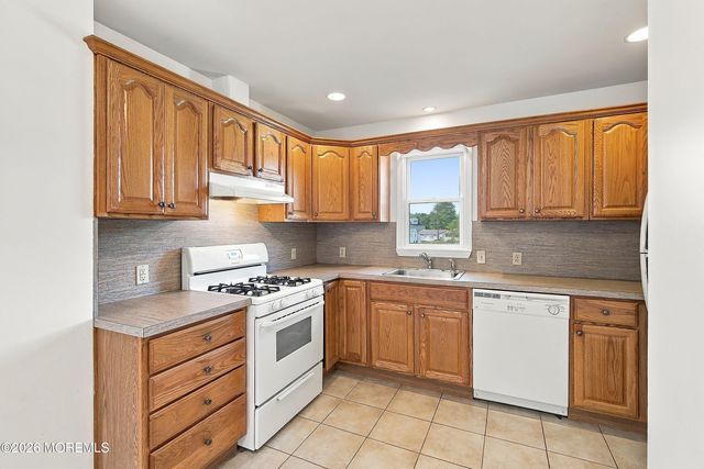 806 Fischer Boulevard, Toms River, NJ 08753