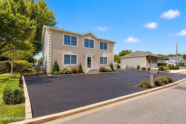 806 Fischer Boulevard, Toms River, NJ 08753