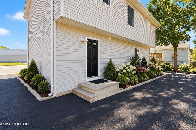806 Fischer Boulevard, Toms River, NJ 08753
