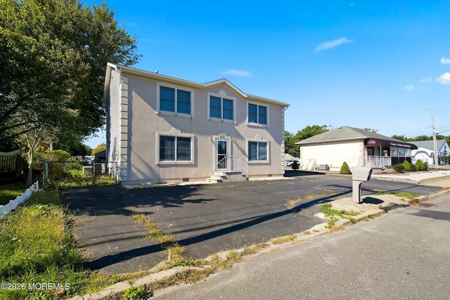 806 Fischer Boulevard, Toms River, NJ 08753