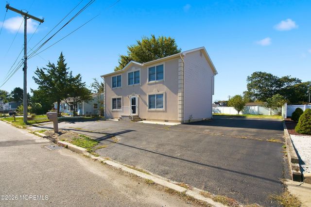 806 Fischer Boulevard, Toms River, NJ 08753