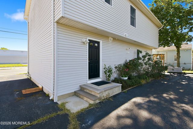 806 Fischer Boulevard, Toms River, NJ 08753