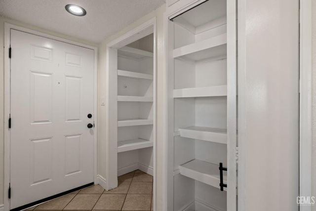 2709 Dore Drive, Bakersfield, CA 93304