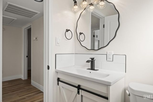 2709 Dore Drive, Bakersfield, CA 93304