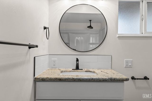 2709 Dore Drive, Bakersfield, CA 93304