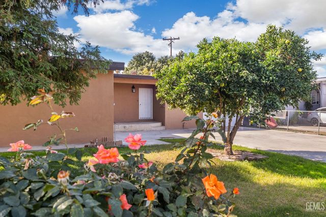 2709 Dore Drive, Bakersfield, CA 93304