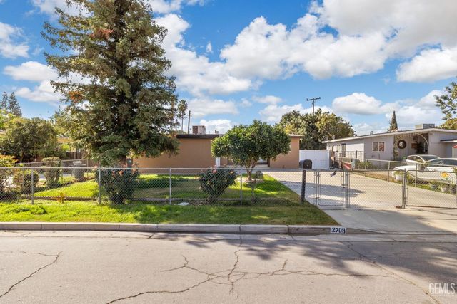 2709 Dore Drive, Bakersfield, CA 93304