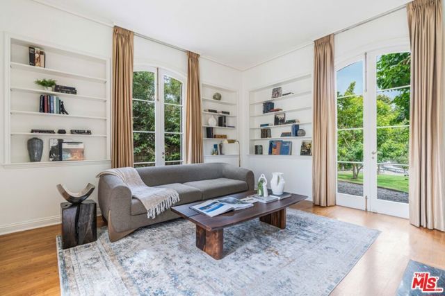 528 Chautauqua Boulevard, Pacific Palisades (los Angeles), CA 90272