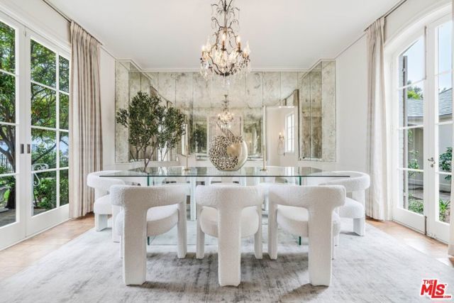 528 Chautauqua Boulevard, Pacific Palisades (los Angeles), CA 90272
