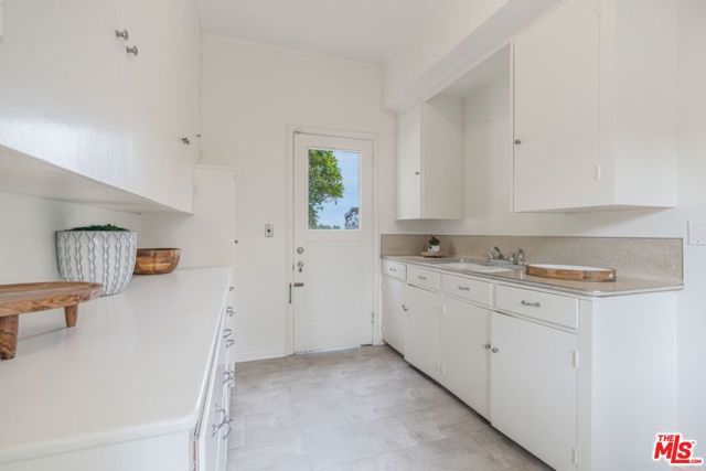 528 Chautauqua Boulevard, Pacific Palisades (los Angeles), CA 90272