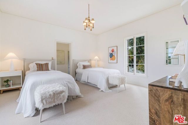 528 Chautauqua Boulevard, Pacific Palisades (los Angeles), CA 90272