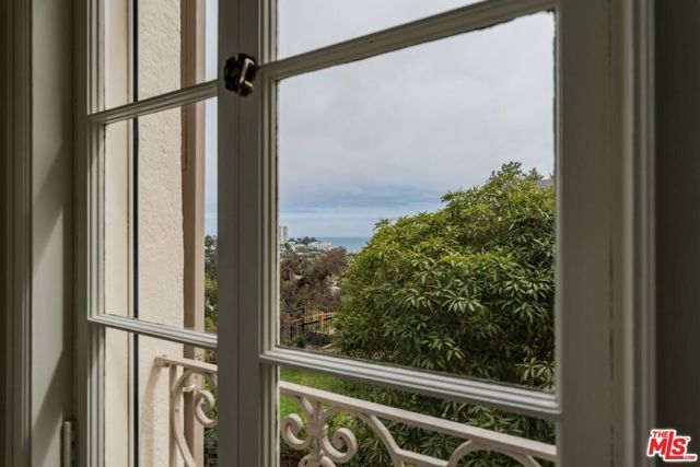 528 Chautauqua Boulevard, Pacific Palisades (los Angeles), CA 90272