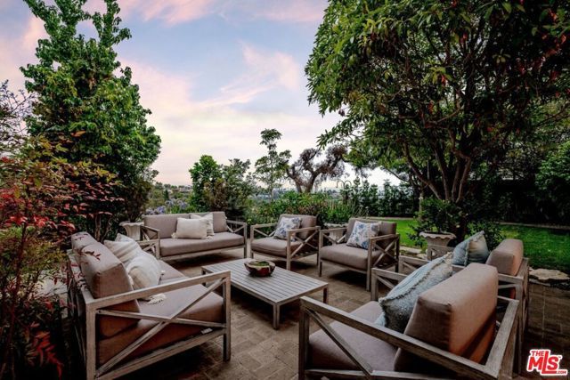 528 Chautauqua Boulevard, Pacific Palisades (los Angeles), CA 90272