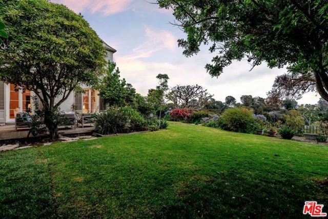 528 Chautauqua Boulevard, Pacific Palisades (los Angeles), CA 90272
