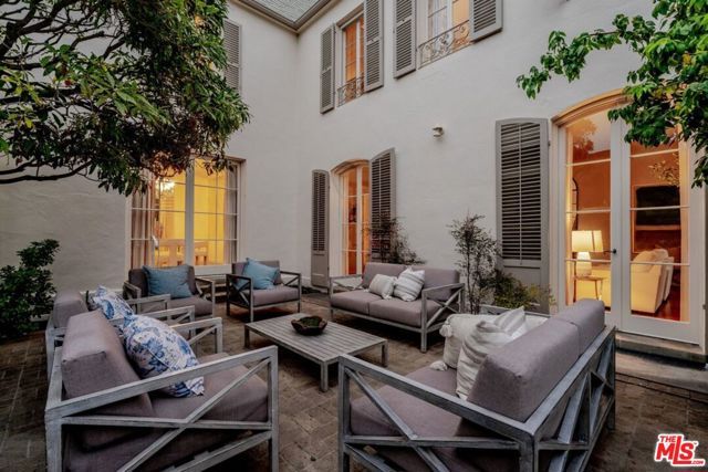 528 Chautauqua Boulevard, Pacific Palisades (los Angeles), CA 90272