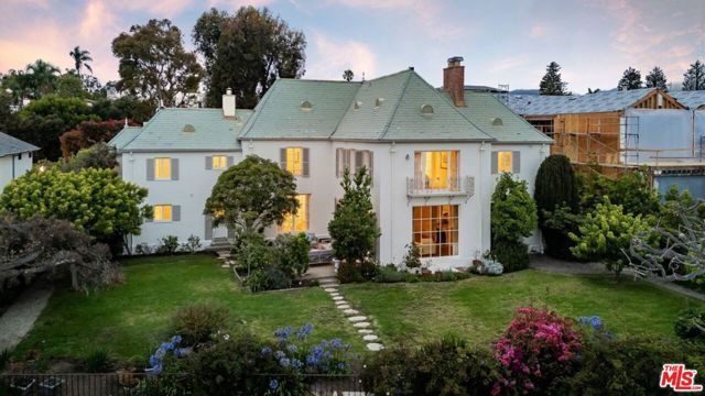 528 Chautauqua Boulevard, Pacific Palisades (los Angeles), CA 90272
