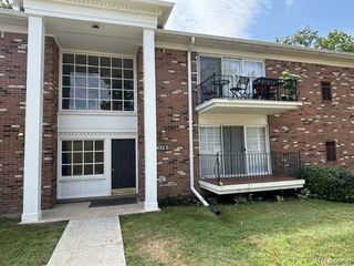 433 Fox Hills Drive S, Bloomfield Hills, MI 48304