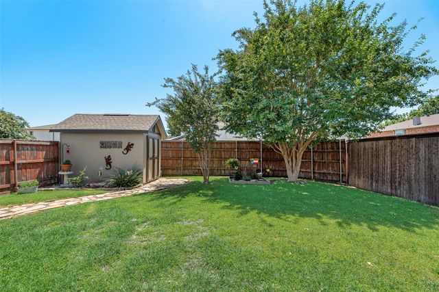 818 Foxwood Lane, Wylie, TX 75098