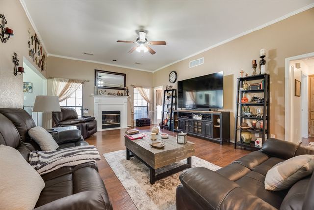 818 Foxwood Lane, Wylie, TX 75098