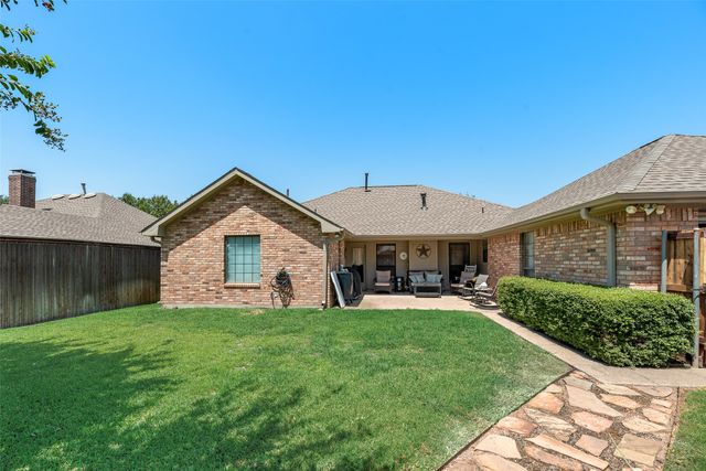818 Foxwood Lane, Wylie, TX 75098