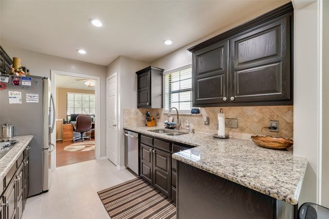 818 Foxwood Lane, Wylie, TX 75098