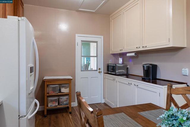 3735 Nevil St, Oakland, CA 94601