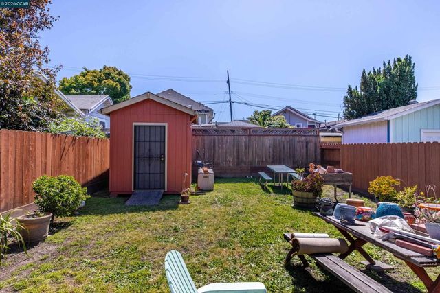 3735 Nevil St, Oakland, CA 94601