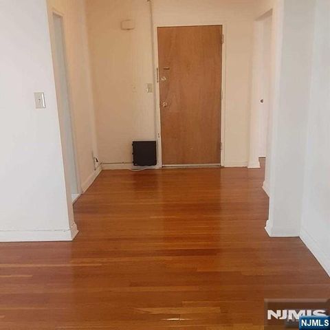 465-469 Broad Avenue, Palisades Park, NJ 07650