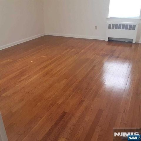 465-469 Broad Avenue, Palisades Park, NJ 07650