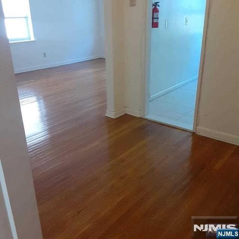 465-469 Broad Avenue, Palisades Park, NJ 07650