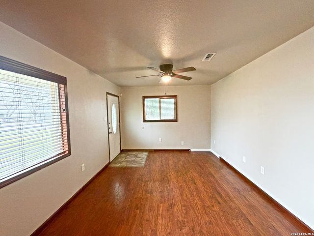 817 ZACHRY DR, San Antonio, TX 78228