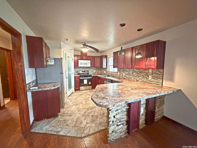 817 ZACHRY DR, San Antonio, TX 78228