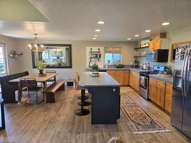 2845 SW 31st Street, Redmond, OR 97756