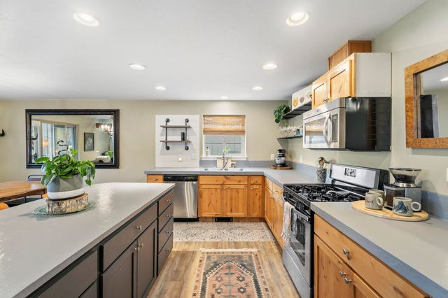 2845 SW 31st Street, Redmond, OR 97756