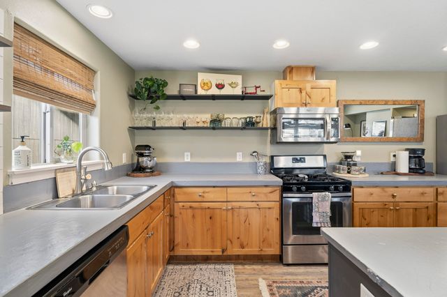 2845 SW 31st Street, Redmond, OR 97756