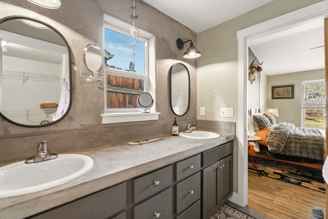 2845 SW 31st Street, Redmond, OR 97756