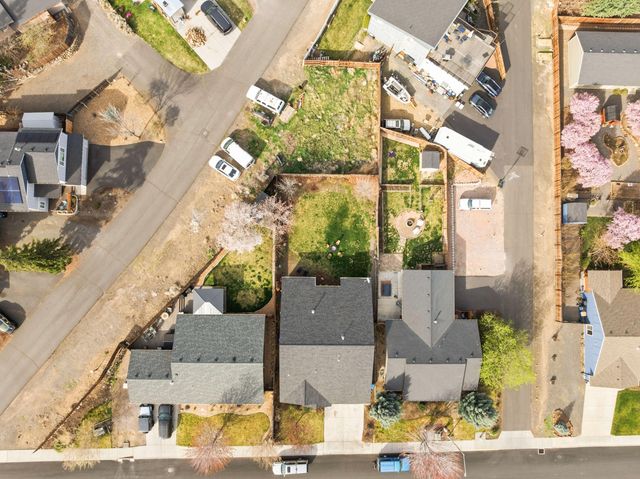 2845 SW 31st Street, Redmond, OR 97756