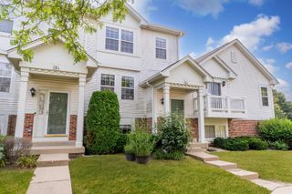 582 Holiday Lane, Round Lake, IL 60073