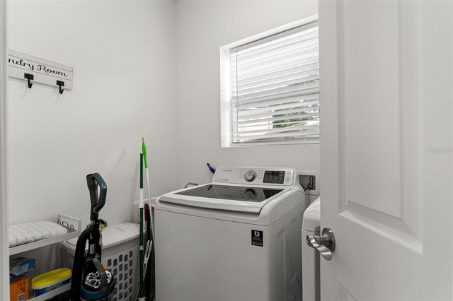 7911 N PACKWOOD AVENUE, Tampa, FL 33604